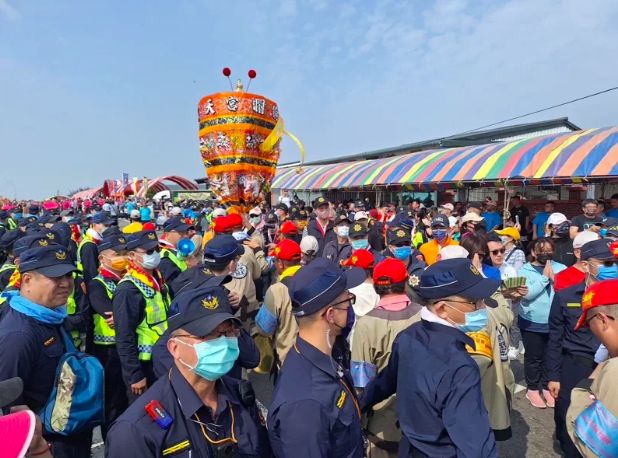 大甲媽祖遶境最終回！媽祖鑾轎今（30）日下午2點50分進入台中大甲區，警方部署800人力支援。 圖：翻攝畫面