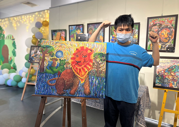 新北特校學生黃清棣作品用色大膽，色彩豐富。 圖：新北市教育局提供