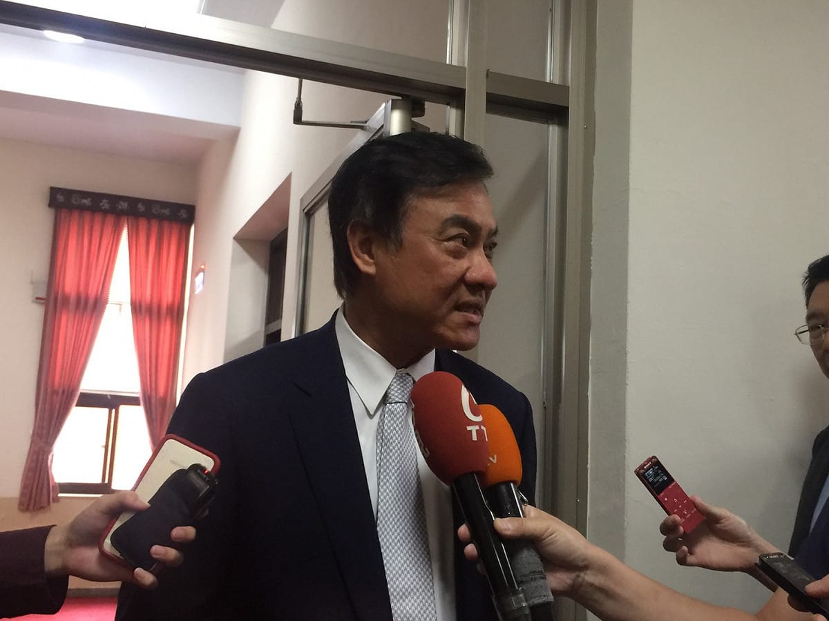 外傳今年國慶將辦花車遊行，宣導蔡政府政績；對此，立法院長蘇嘉全5日表示，今年國慶是否舉辦花車遊行還在討論中未定案，但盼民間能多贊助。 圖：林人芳／攝