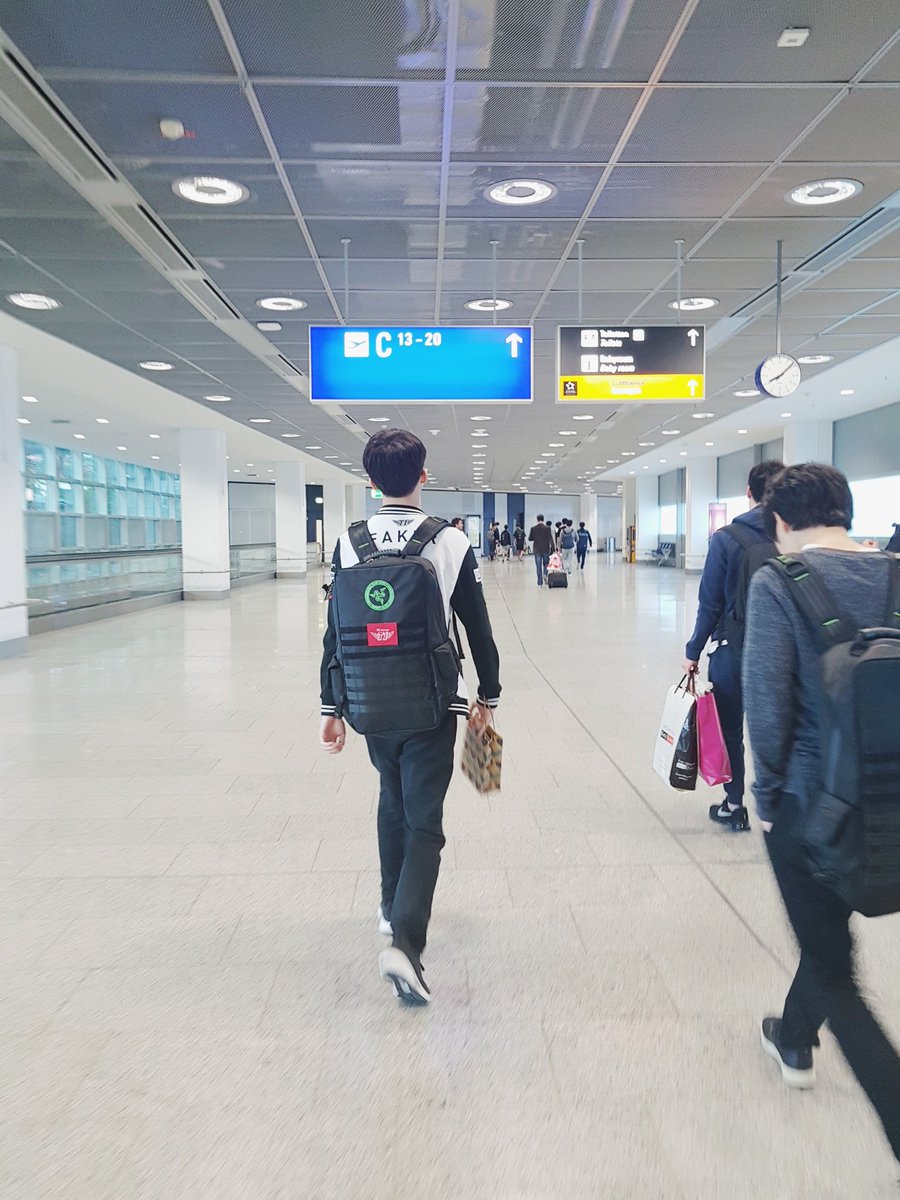 日前南韓《英雄聯盟》職業隊伍SK Telecom T1全隊前往MSI季中賽前接受了媒體的訪問。 圖：翻攝自SK Telecom T1官方推特