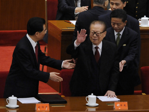 外傳中共前總書記江澤民於4月17日傍晚在上海散步時再次中風，被送往上海華山醫院進行急救，雖已脫險，但下身癱瘓。 圖：達志影像/新頭殼資料照