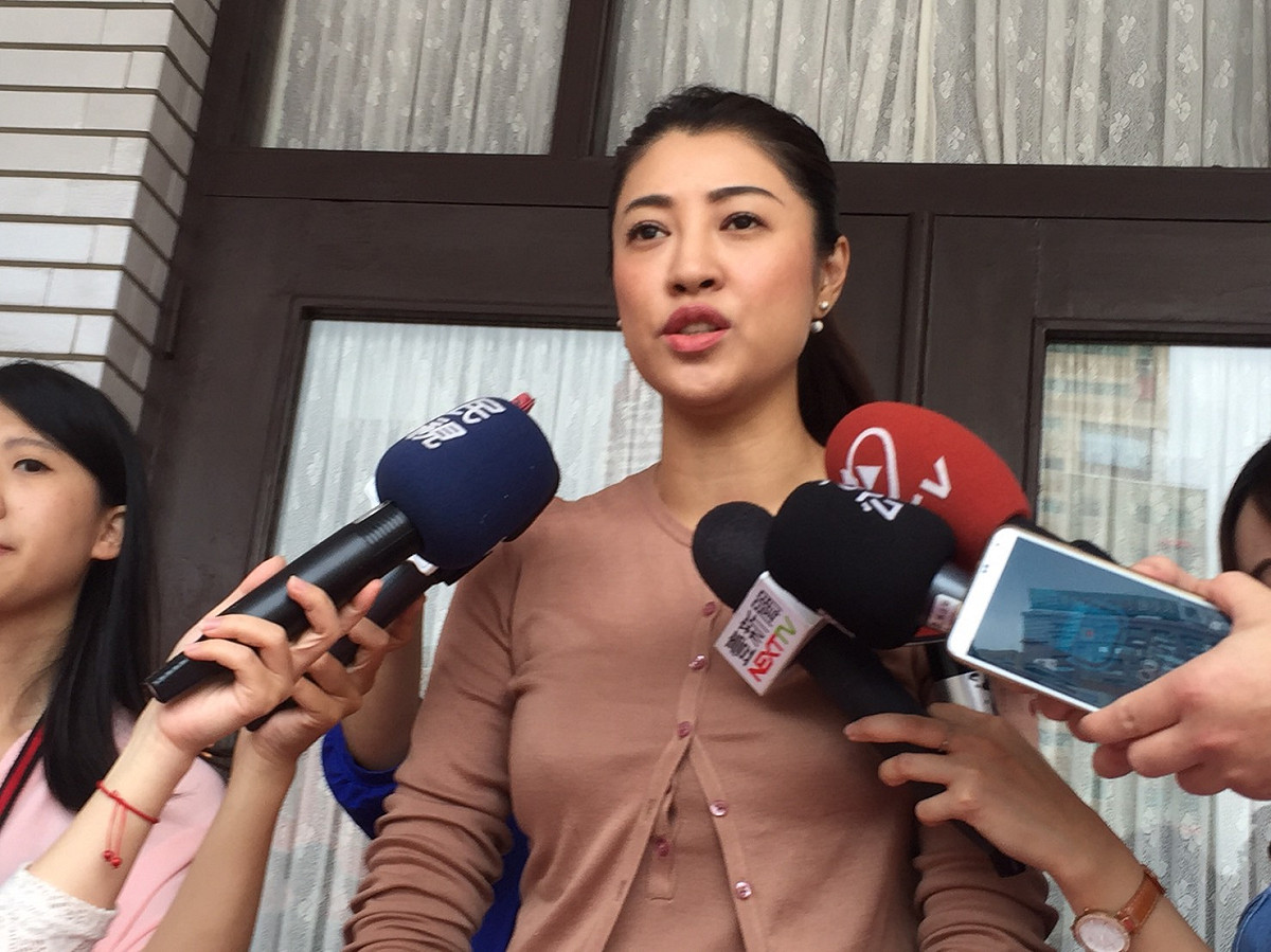 針對南投縣擬訂定一例一休自治條例一事，南投藍委許淑華9日受訪時表示，中央不必急著指責南投縣，這種自治法很難超越母法，而不論自治法如何訂定，最後都要呈勞動部核備。 圖：林人芳／攝