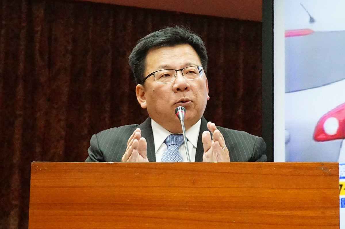 民進黨團書記長李俊俋9日表示，周四將繼續排審前瞻法案，「確定不會再休息一整天」 圖：林人芳／攝