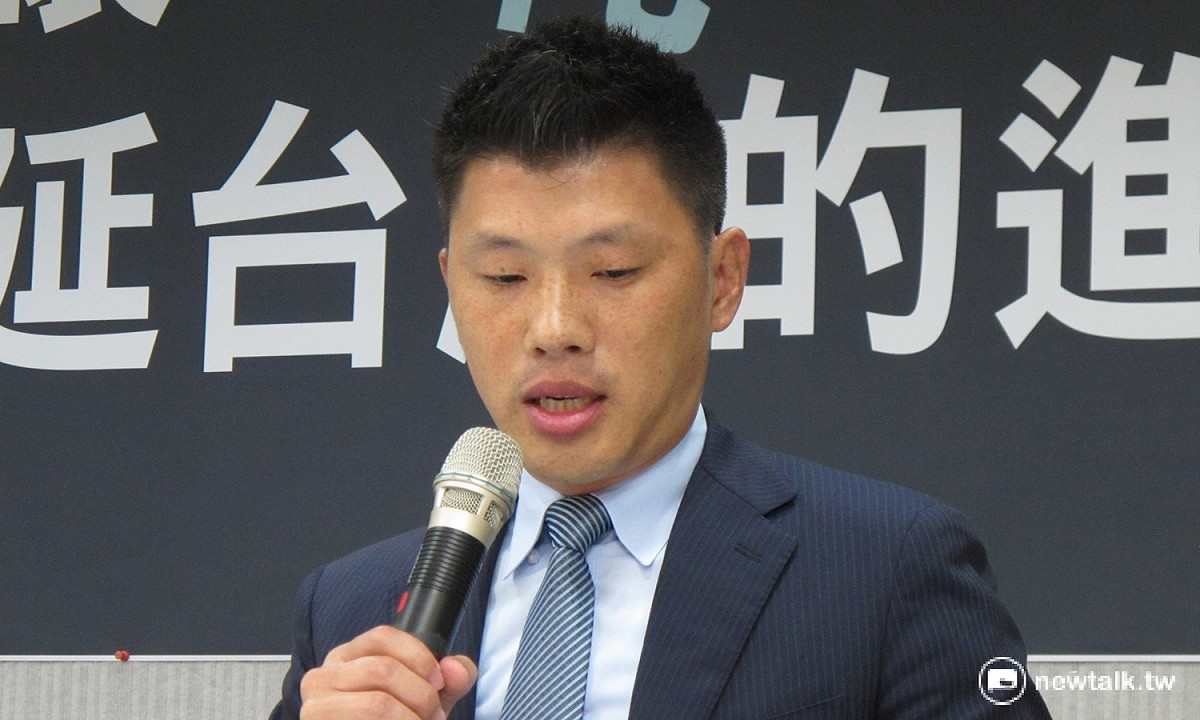 民進黨發言人王閔生10日轉述總統蔡英文中常會談話。 圖：林朝億/攝