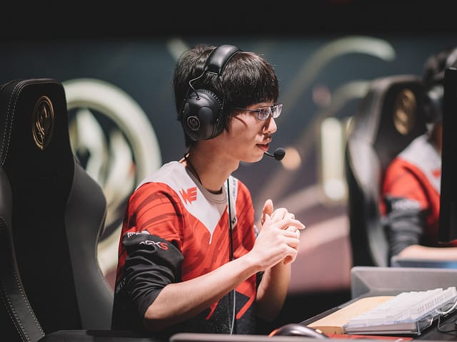 WE的上路選手957狠踩FW MMD，成為隊伍勝利的核心。 圖：翻攝自 LoL Esports Photos flickr