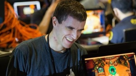 瑞典活動組織 DreamHack ，首次對外宣佈 DreamHack 夏季 2017 賽事項目，《CS:GO》錦標賽其中最引人注目的是年長盃組賽事是必須限制年齡 30 歲以上的玩家才能參加 圖：翻攝自 DreamHack 官網