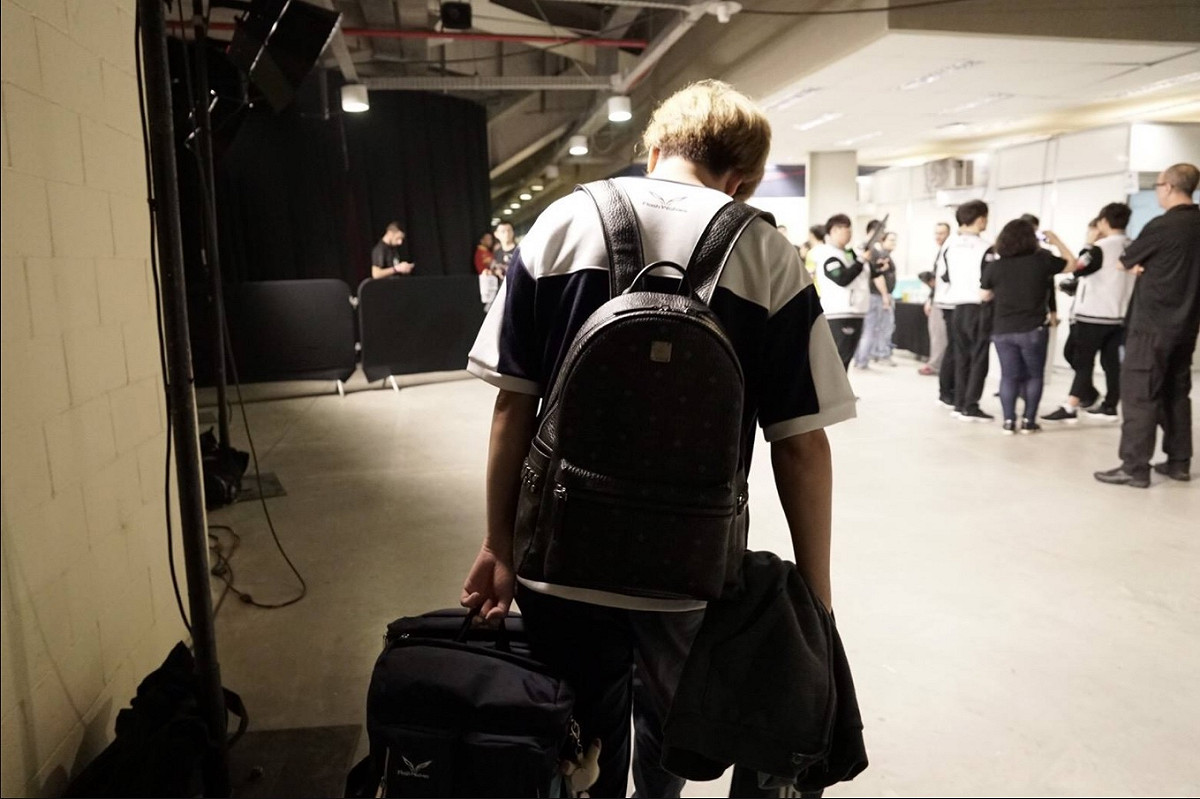 在經過了今日的比賽後，閃電狼的戰績２勝４敗，與TSM（Team SoloMid）還有GAM（GIGABYTE Marines）並列第四，能否擠進前四強賽，仍是未知之數。 圖：閃電狼提供
