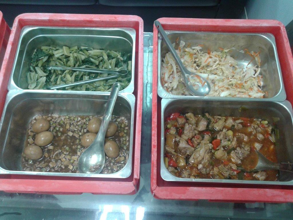 中央供餐菜色比較缺乏變化。 圖：張文隆／攝