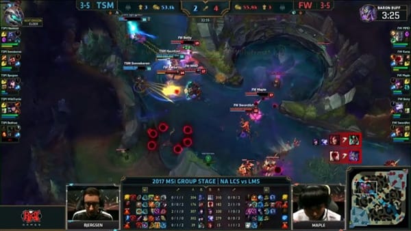 閃電狼 32 分輕易拿下巴龍並依序擊殺 TSM 分散進場的隊員。 圖：翻攝自 LoL Esports YouTube 頻道