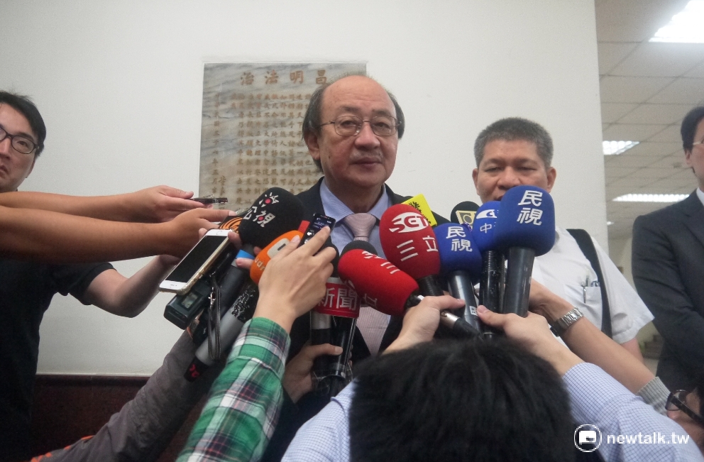 柯建銘一開始便說：「馬英九雖然否認犯罪，但是我看他今天非常心虛，氣色有問題。」 圖：鍾孟軒/攝