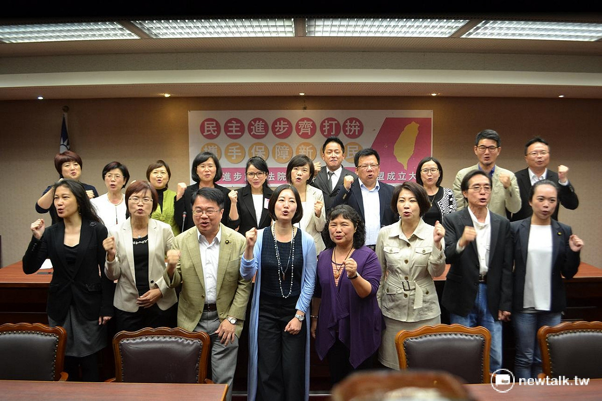 新住民在台灣的人口數逐年攀升，民進黨今(16)日成立「民進黨立法院新住民事務發展聯盟」，希望能集結眾立委能量，共同推動攸關新住民的議題與政策。 圖：林人芳/攝