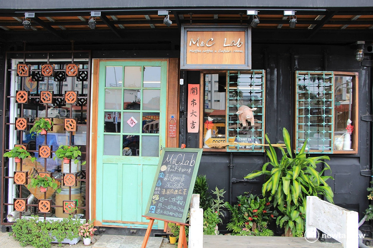 進駐咖啡廳結合眷村復古元素及新創巧思。 圖：呂晏慈攝