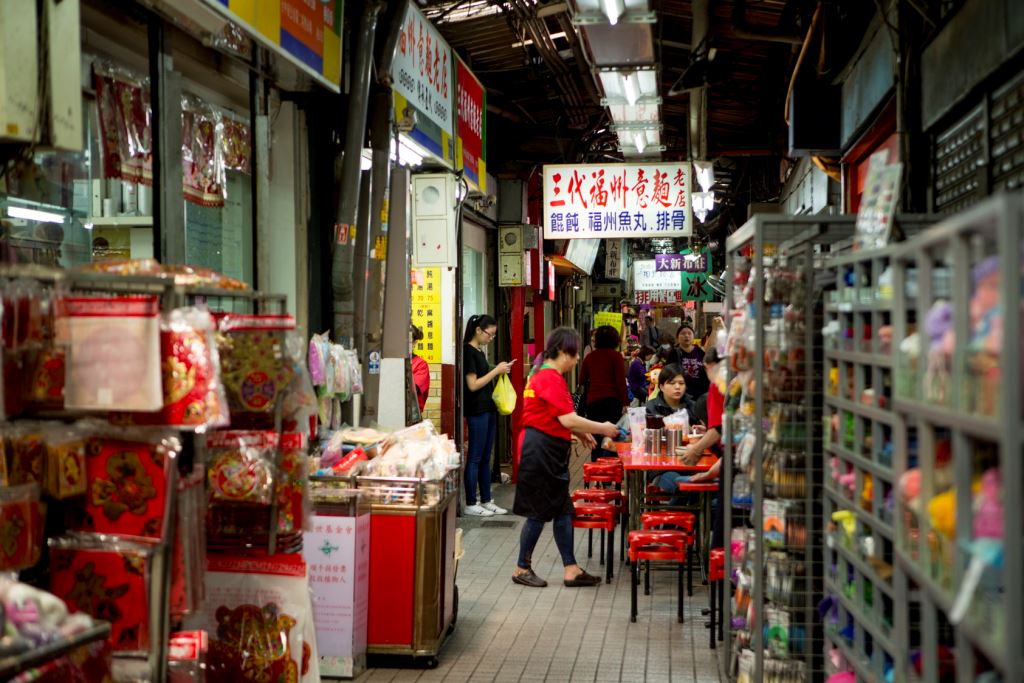 舉凡在地傳統小吃、孩堤時代的懷舊滋味，在第二市場裡面通通可以嚐得到。 圖：翻攝自台中觀光旅遊網