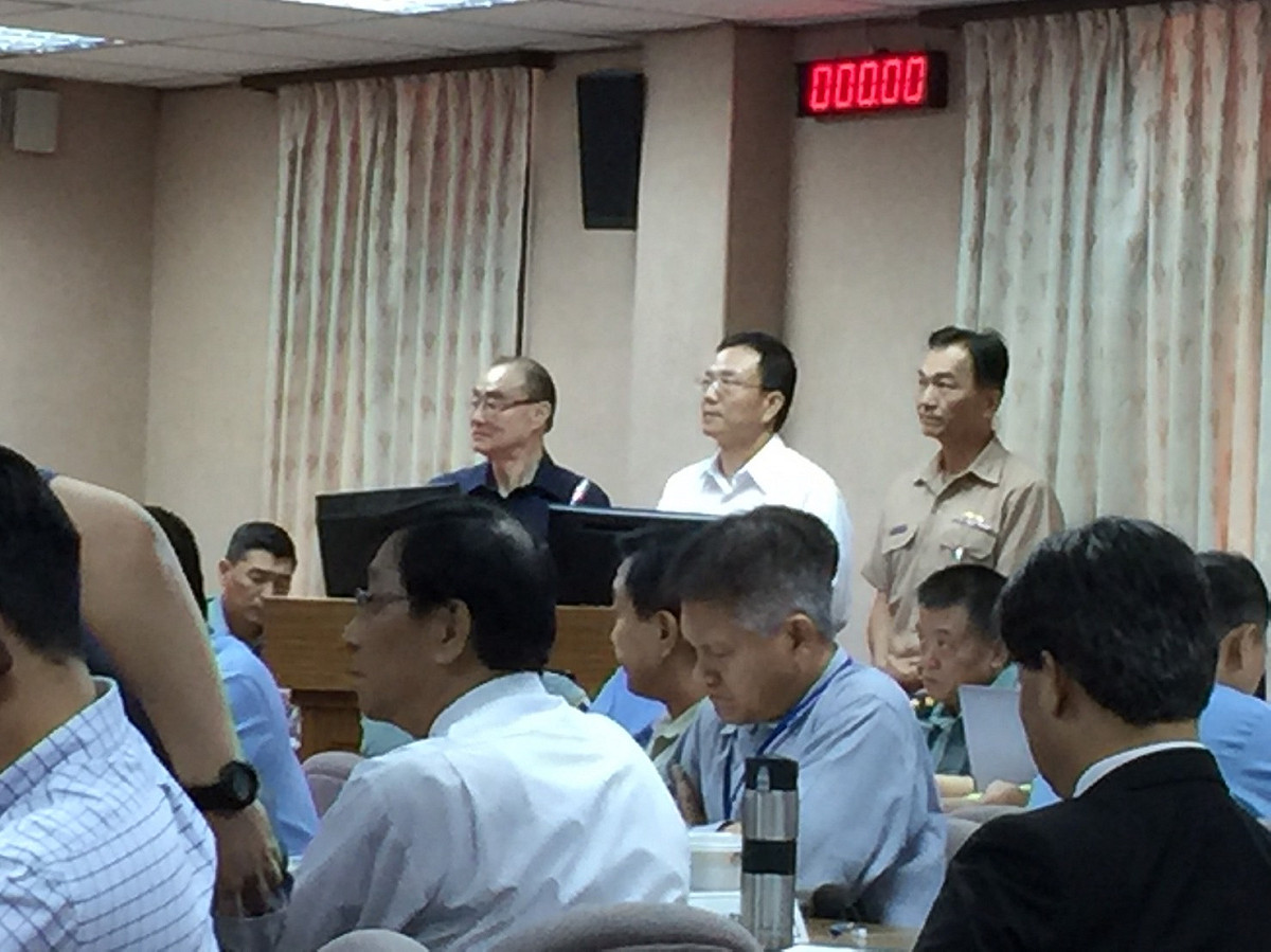 前國防部飛指部指揮官謝嘉康疑涉共諜案，外界擔心是否洩露飛彈部署位置，國防部官員18日在立法院表示，會對飛彈部署位置做深切考量。 圖：林人芳／攝