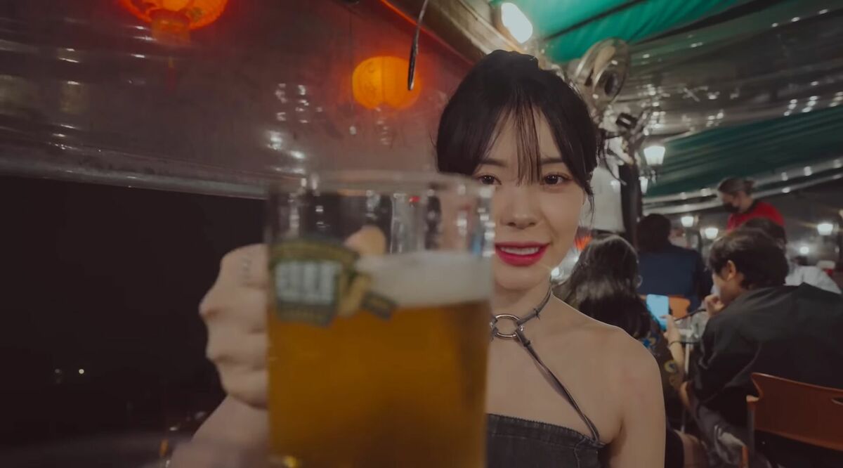 上月30日李多慧上傳一部以「男友視角」拍攝的影片，記錄她到九份旅遊。 圖：翻攝自YT/이다혜