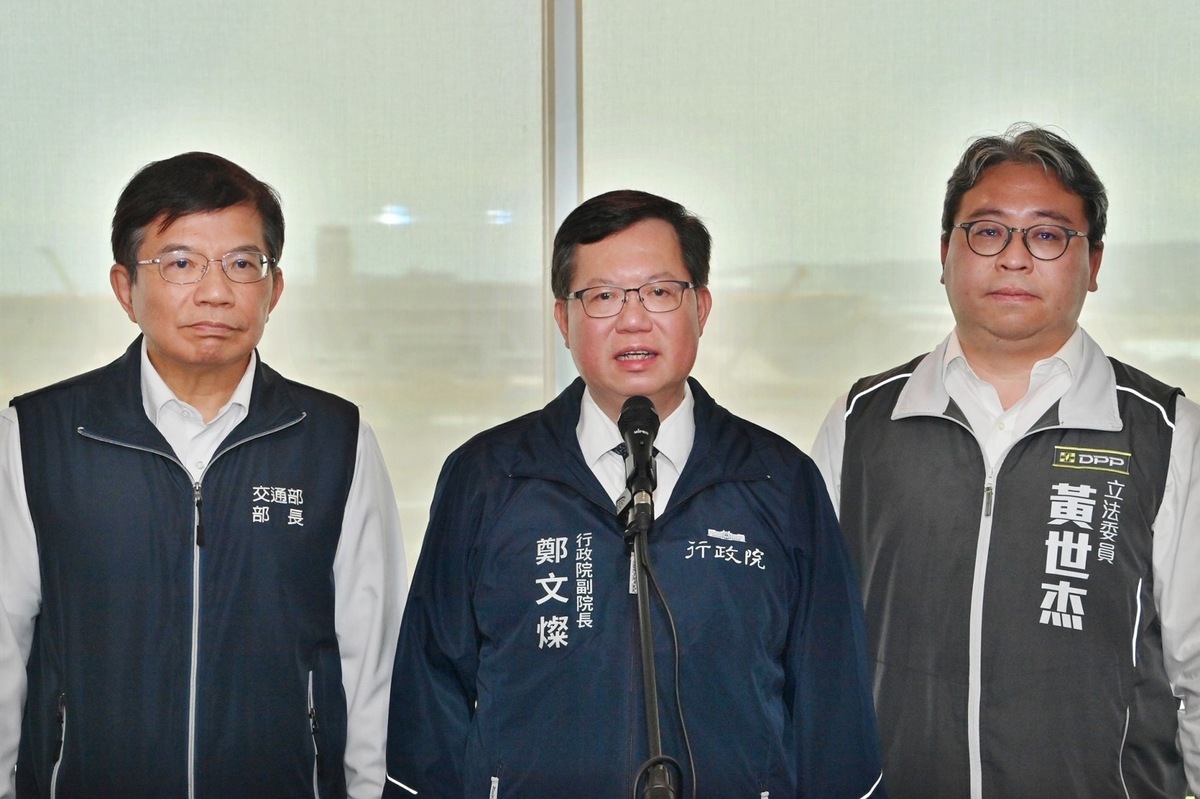 行政院副院長鄭文燦2日視察第三航廈工程 圖：行政院提供