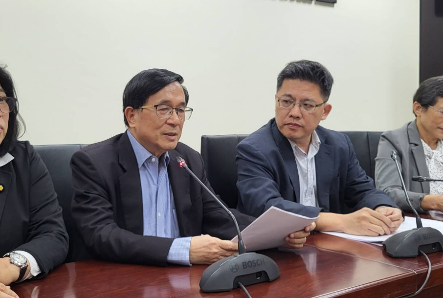 陳水扁下午赴立法院拜會黨團。 圖：陳佩君／攝