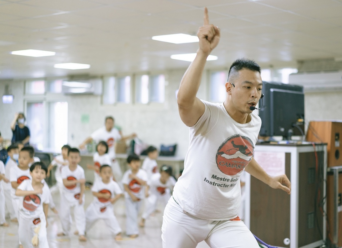 淡水古蹟博物館在5/14（日）於積木共和國推出「親子巴西戰舞體驗課」，適合國小學童報名參與，5/4（四）中午12時開放報名。 圖：淡水古蹟博物館提供