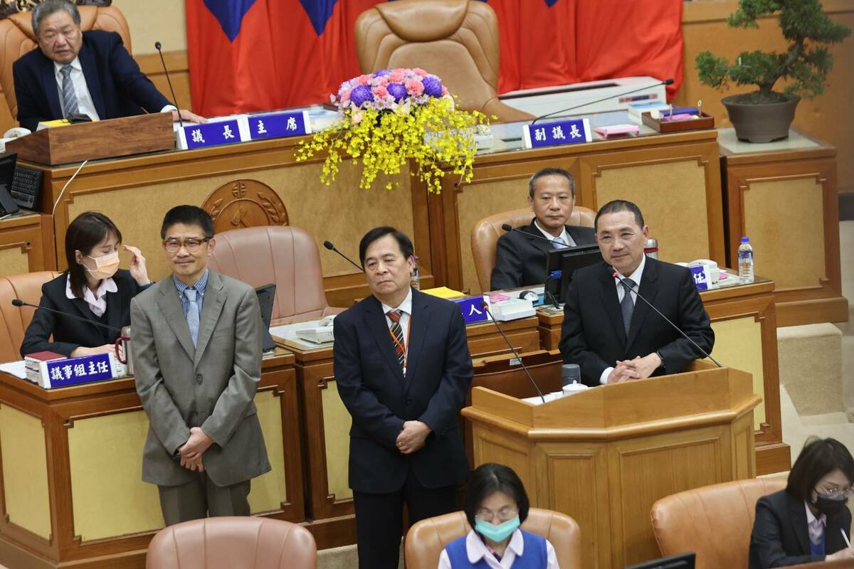 侯友宜在新北市議會答詢。 圖：新北市新聞局提供
