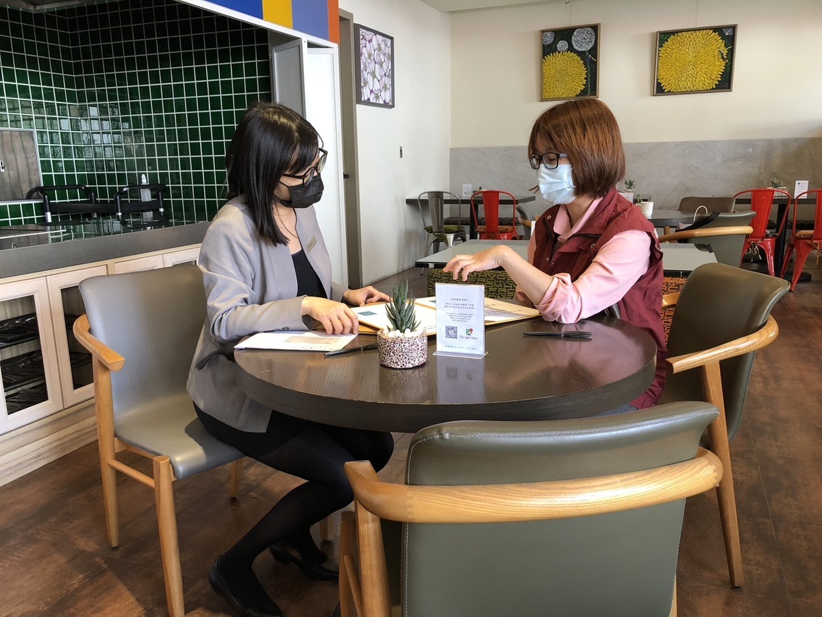雙方洽談合作事項。 圖：蘆洲區公所提供