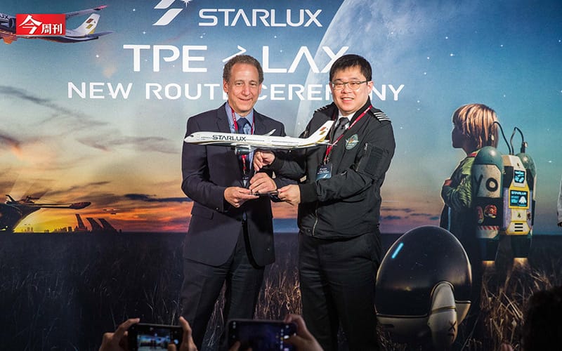 星宇航空第一條北美長程航線迎來首航，由董事長張國煒擔任機長。 圖：《今周刊》/提供