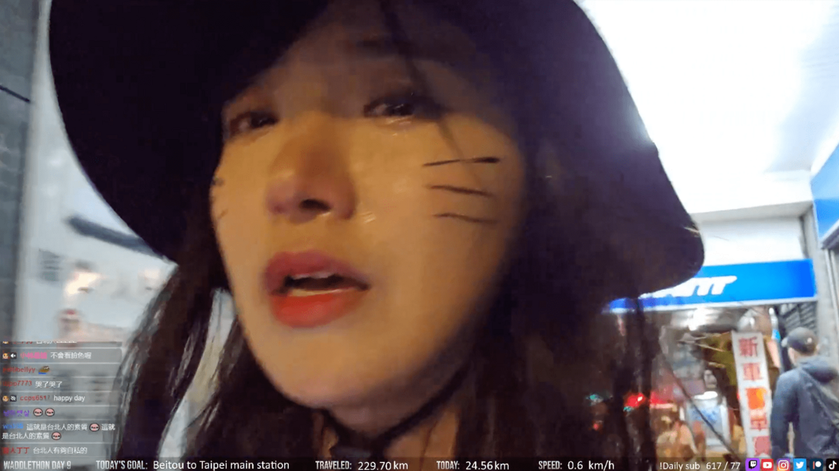 粉絲的誇張行徑讓企鵝妹讓當場淚崩，更坦言覺得自己「被當成猴子」。 圖：翻攝自Twitch/Jinnytty