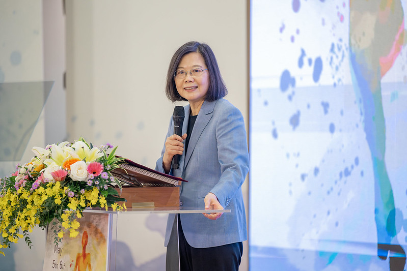蔡英文總統今（5）日出席「用運動做外交：台美共建亞太運動性平交流國際論壇」暨「Women in Sports 國際攝影大賽頒獎典禮」。 圖：總統府提供