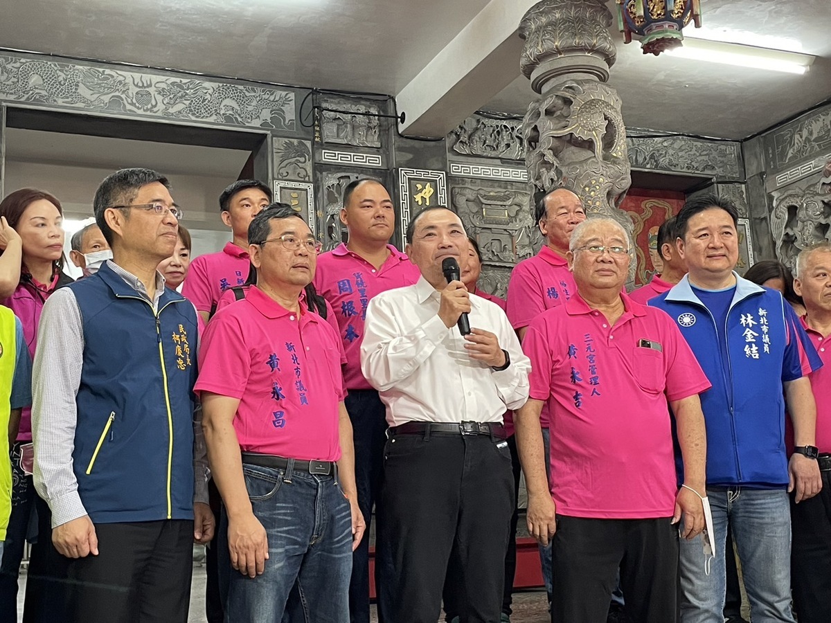 侯友宜表示，感謝三元宮邀請，能再度來幫媽祖扶轎，相信媽祖的慈悲能夠繼續福澤萬民，護佑地方繁榮發展。 圖：新北市民政局提供