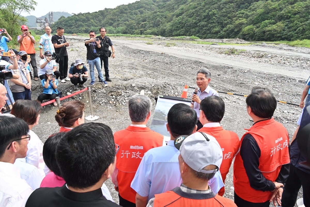 行政院長陳建仁6日視察蘇澳溪分洪道工程 圖：行政院/提供