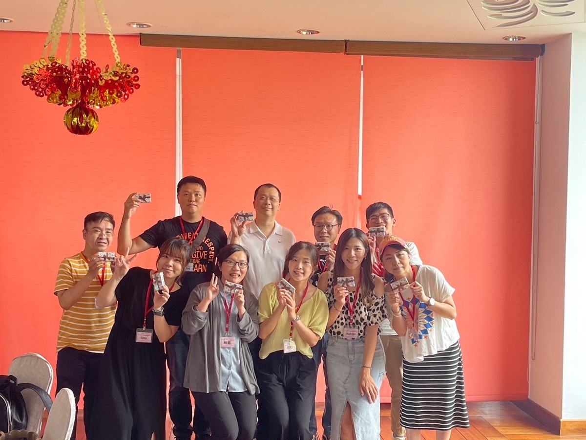新北市民政局舉辦今年第2場單身聯誼活動，60名單身男女進行分組遊戲，互動的過程讓彼此距離更加貼近。 圖：新北市民政局提供