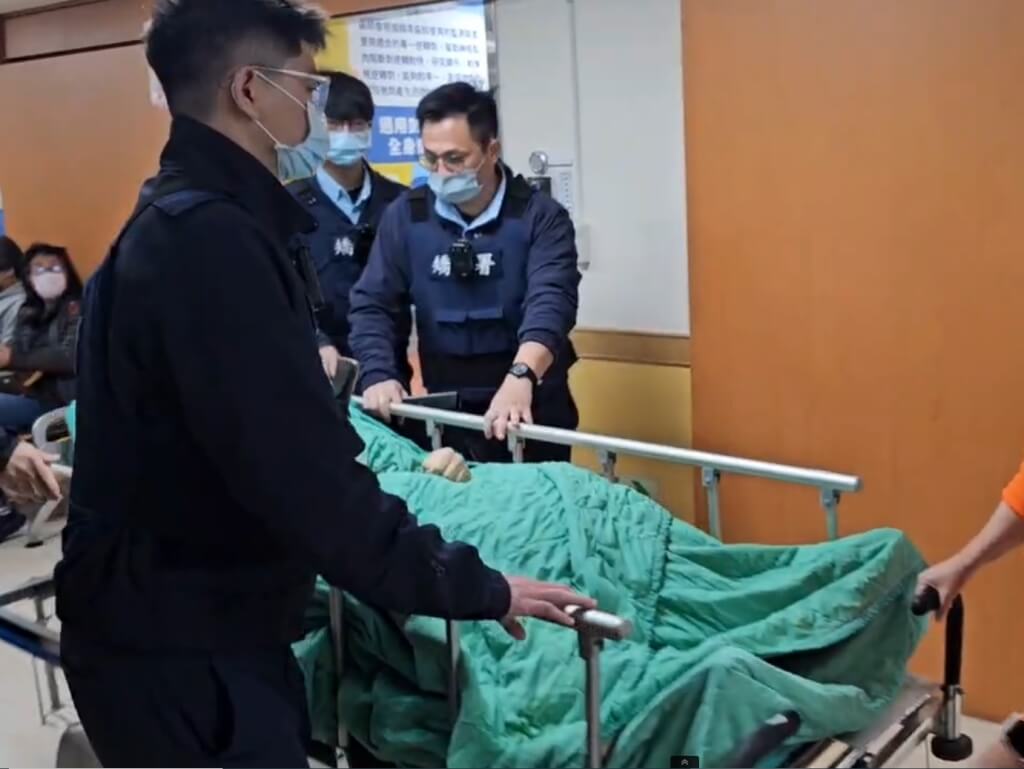 民眾黨前主席柯文哲2日上午在台北醫院進行手術，經約一個小時手術後，已順利取出小結石。中央社記者王鴻國攝 114年4月2日