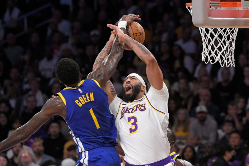在湖人和勇士的系列賽中勝負結果取決於Anthony Davis能否在場上展現他廣大的防守覆蓋範圍。 圖／美聯社／達志影像