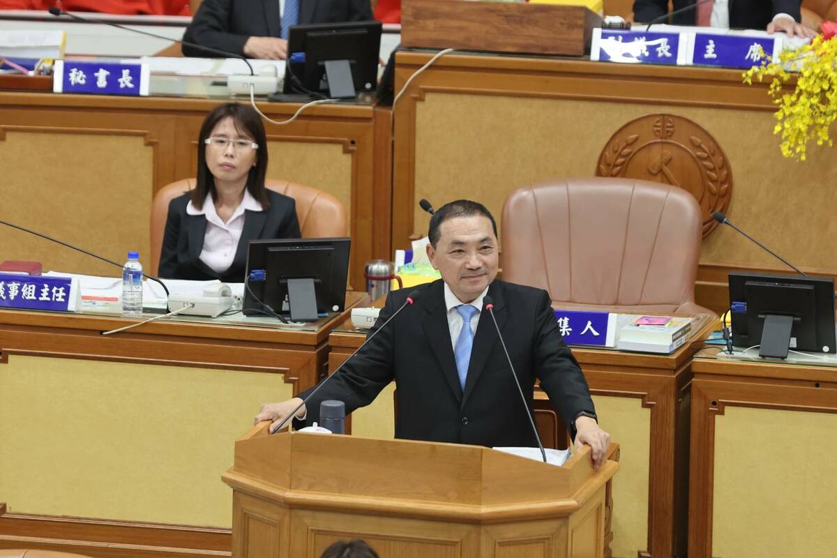 新北市長侯友宜今(8)日上午赴市議會接受總質詢，盤點新北市各項國際事務政策。 圖：新北市政府提供（資料照）