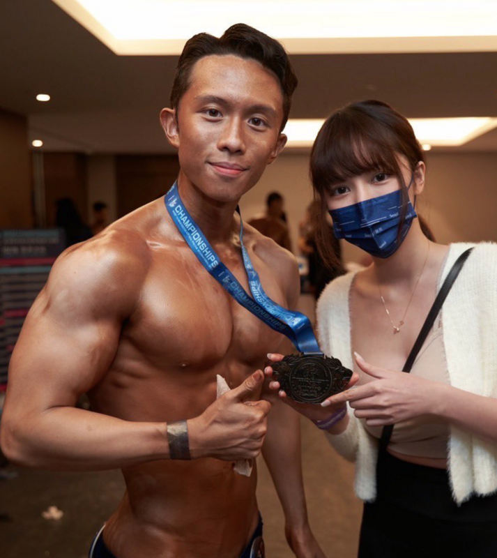 孫鵬與狄鶯的23歲兒子孫安佐，與大9歲直播主女友阿乃愛情長跑4年。 圖：翻攝自IG＠sun_edward_64