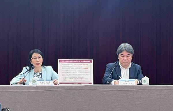 對於A肝莓果隔17天才公布，食藥署長吳秀梅還原檢驗經過坦承，邊境不合格資訊確實有改善空間，會再調整通報流程。 圖：食品藥物管理署／提供