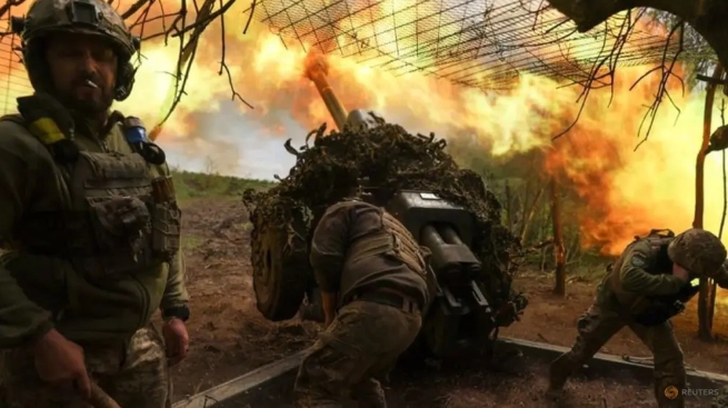 烏軍砲擊俄軍在巴赫穆特的陣地 圖 : 翻攝自騰訊新聞/空天力量