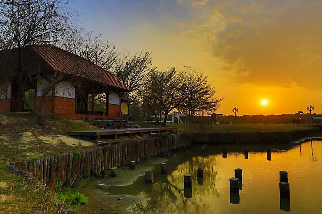 德元埤荷蘭村落日夕陽。 圖： 台南市政府觀光旅遊局／提供
