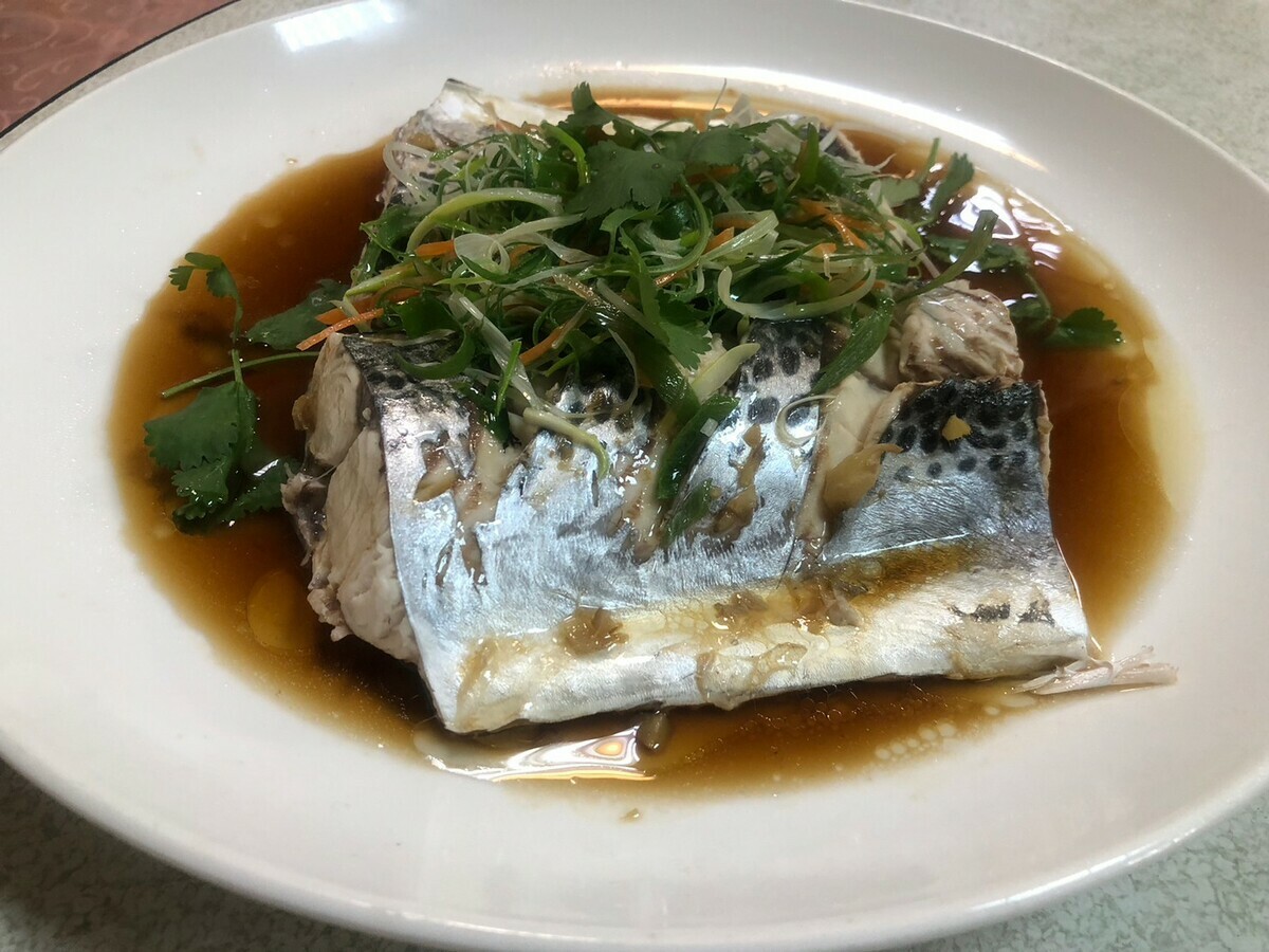 鮮軟嫩滑的清蒸馬加剪魚排。 圖：新北市漁業處提供