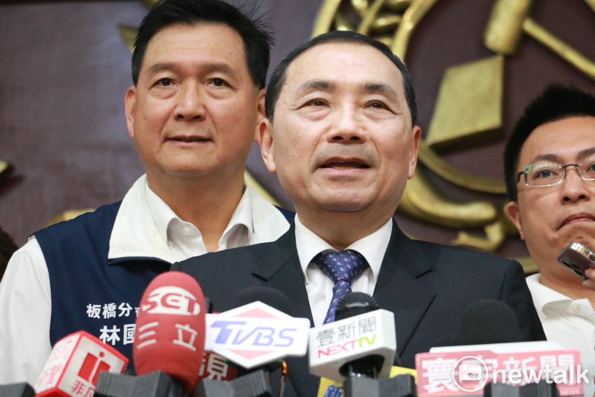 侯友宜表示，郭台銘在板橋長大，他來新北就等於是回家，非常歡迎郭董常回來看看，大家一起新北市更好。 圖：林昀真／攝