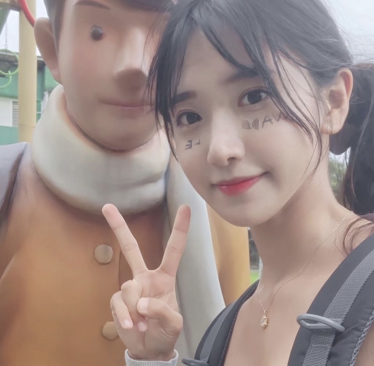 企鵝妹徒步環島已完成400公里。 圖：翻攝自Jinnytty 企鵝妹IG