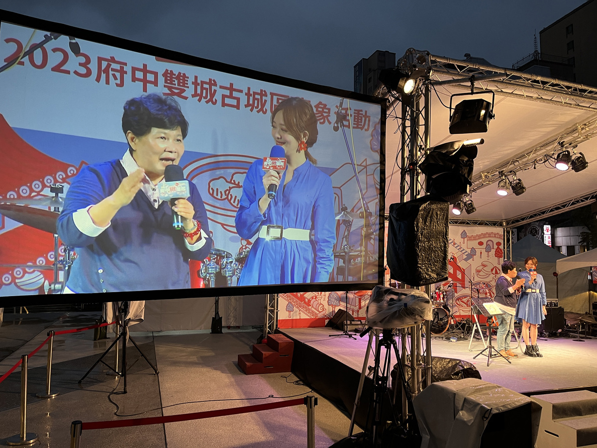 府中揪藝起─在地文史專家張艷雪老師介紹枋橋歷史。 圖：新北市文化局提供