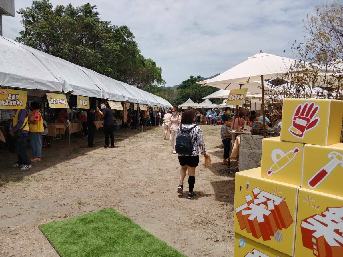 身障者創意市集吸引35個攤位到場。 圖：孫家銘攝