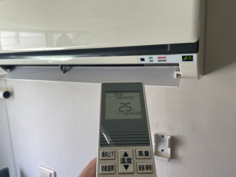 ▲夏天氣息越來越濃厚，每年該不該汰換家中「老舊冷氣」的話題總是不間斷。 （示意圖／記者張嘉哲攝）