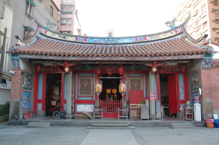 新莊文昌祠為3級古蹟，獨立供奉文昌帝君，為大台北地區第1座文昌祠，不少考生在考試季都會慕名前來參拜。 圖：新北市經發局提供