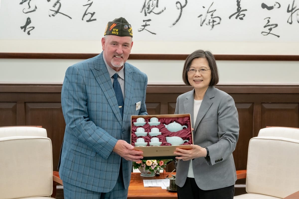 總統蔡英文15日下午接見美國海外作戰退伍軍人協會博蘭（Timothy Borland）總會長 圖：總統府提供