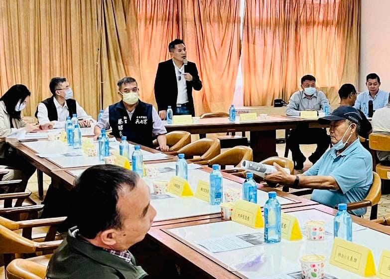 陳以信今（15）考察榮總台南分院升格規劃，台南榮家搬遷進度與退輔會所屬龍崎工廠土地管理現況。 圖 : 陳以信辦公室/提供