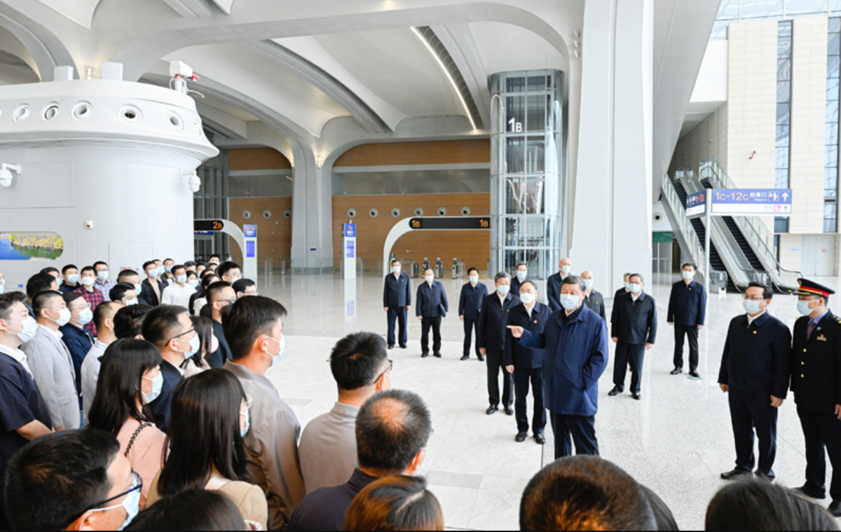 中國領導人習近平 10 日去雄安新區視察。 圖：翻攝自人民日報推特