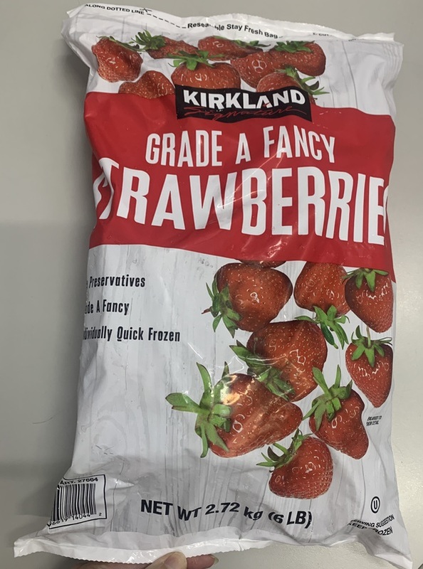 食品藥物管理署今(17)日表示，食藥署在後市場檢出墨西哥生產的「科克蘭冷凍草莓」A肝病毒污染陽性，衛生單位已命該公司全面回收已售出仍於效期內之全部產品。 圖：食藥署/提供