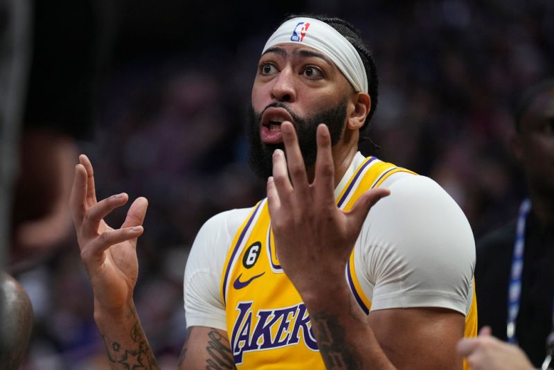 Anthony Davis攻下40分、10籃板，但湖人此役籃板球總數仍狂輸。 圖／美聯社／達志影像