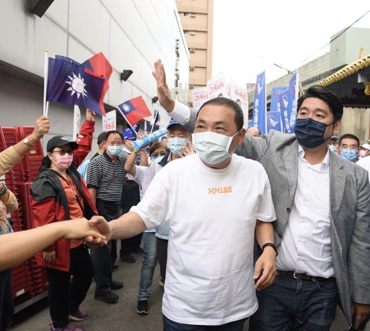 國民黨中和區新北市議員游輝宂首度透露，與未參加民進黨立委初選登記，放棄連任的英系民進黨立法委員江永昌有親戚關係。 圖：游輝宂辦公室提供